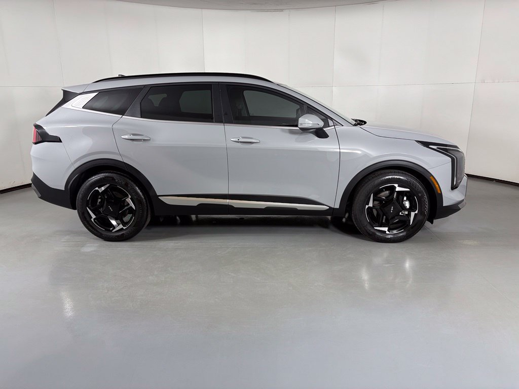 Used 2026 Kia Sportage EX w/ EX Panorama Roof Package FWD image 9