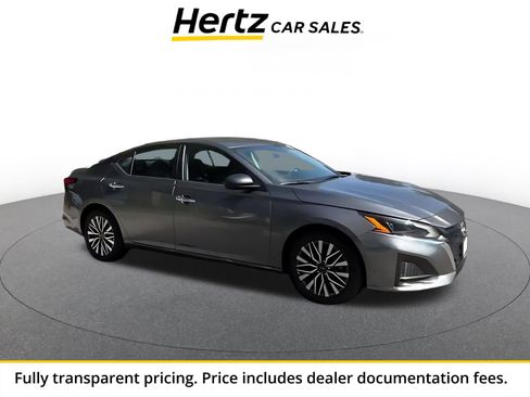 Used 2025 Nissan Altima 2.5 SV FWD image 1