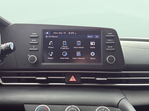 Used 2025 Hyundai Elantra SE FWD image 29