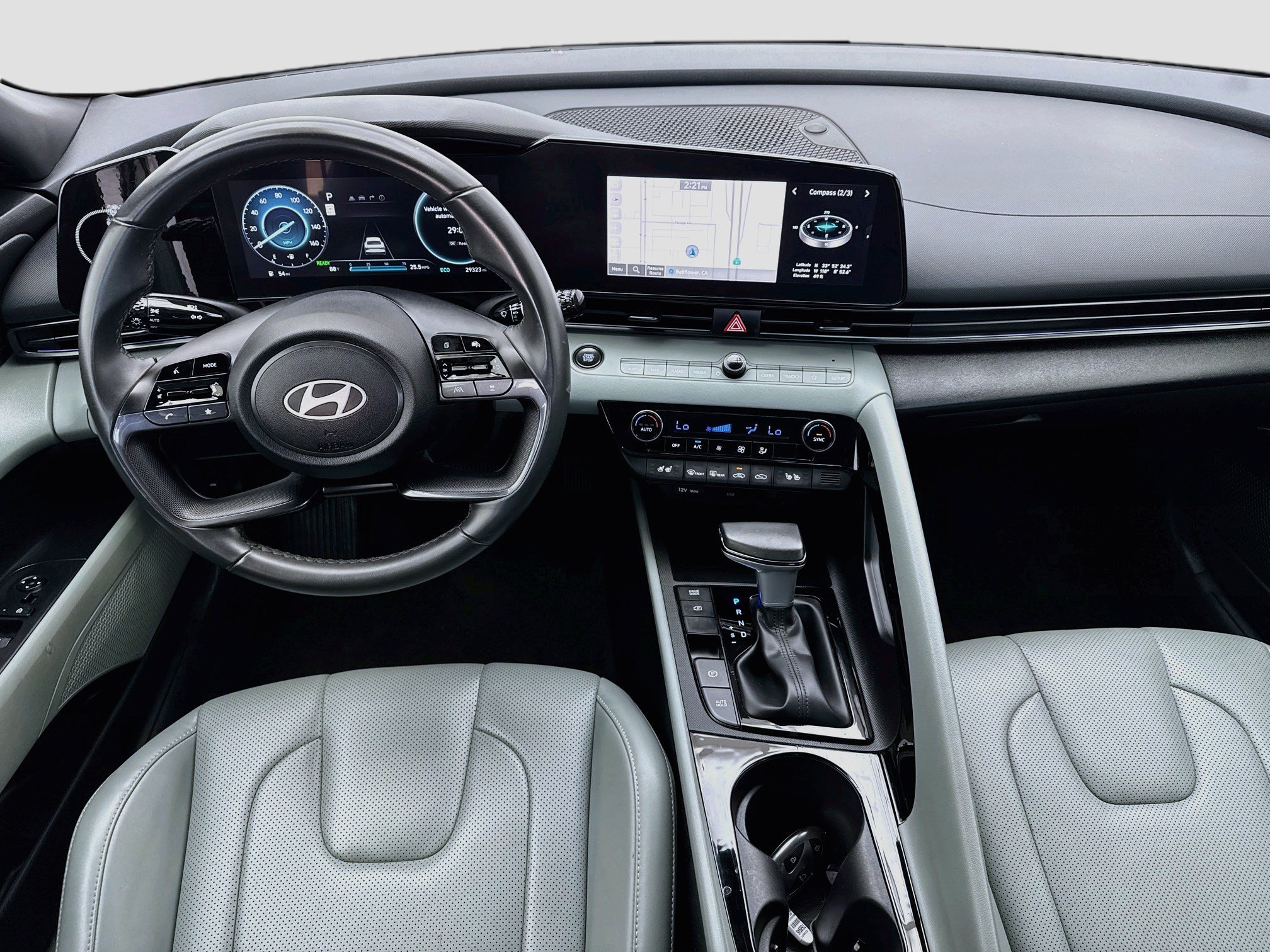 Used 2025 Hyundai Elantra Limited FWD image 15