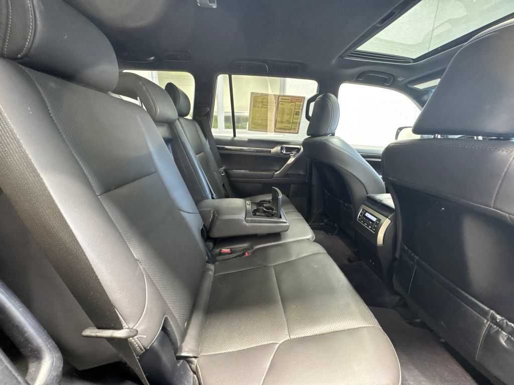Used 2021 Lexus GX 460 Premium w/ Premium Package AWD/4WD image 26