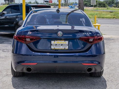 Used 2018 Alfa Romeo Giulia AWD image 6