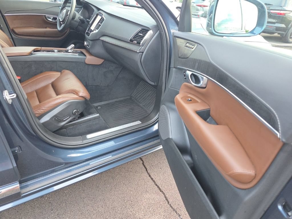 Used 2024 Volvo XC90 B6 Ultimate AWD/4WD image 9