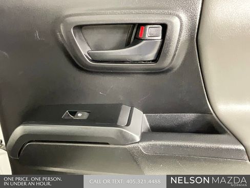 Used 2022 Toyota Tacoma SR AWD/4WD image 23