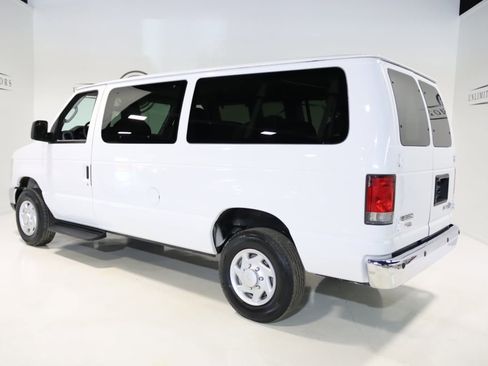 Used 2014 Ford E-350 and Econoline 350 XLT image 3