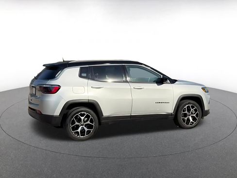 Used 2025 Jeep Compass Limited AWD/4WD image 14