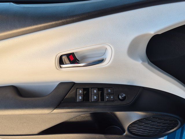 Used 2017 Toyota Prius Prime Premium FWD image 18