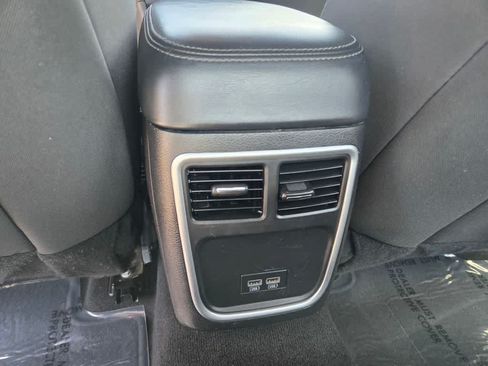 Used 2023 Dodge Charger SXT RWD image 13