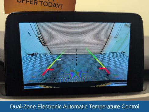 Used 2022 Ford Escape SE w/ SE Sport Appearance Package image 28