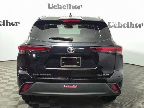 Certified 2024 Toyota Highlander XLE image 6