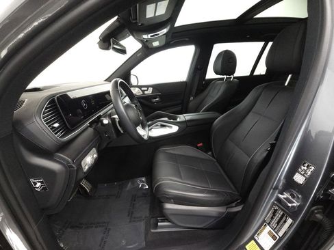 Used 2024 Mercedes-Benz GLS 450 4MATIC image 8