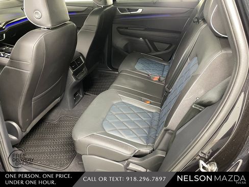 Used 2025 Volkswagen Atlas Cross Sport SEL Premium R-Line image 33