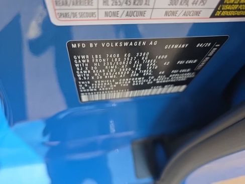 Used 2025 Volkswagen ID. Buzz 1st Edition AWD/4WD image 3