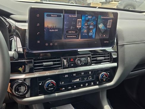 New 2026 Nissan Pathfinder SL FWD image 21