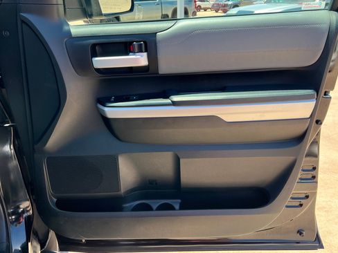 Used 2017 Toyota Tundra Limited AWD/4WD image 23