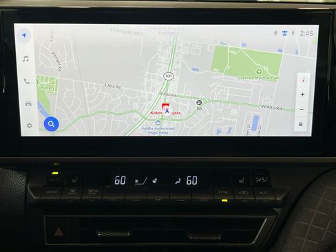 Used 2025 Toyota Camry XLE FWD image 28