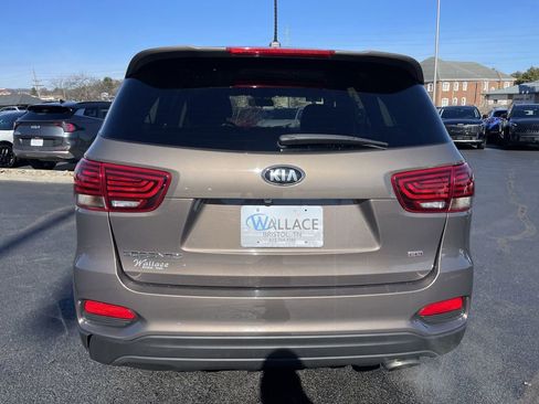 Used 2019 Kia Sorento LX image 5