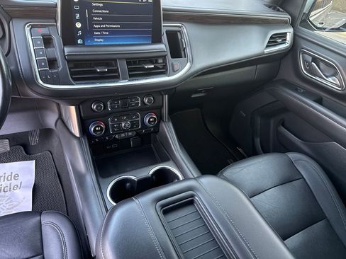 Used 2022 Chevrolet Tahoe Z71 image 17