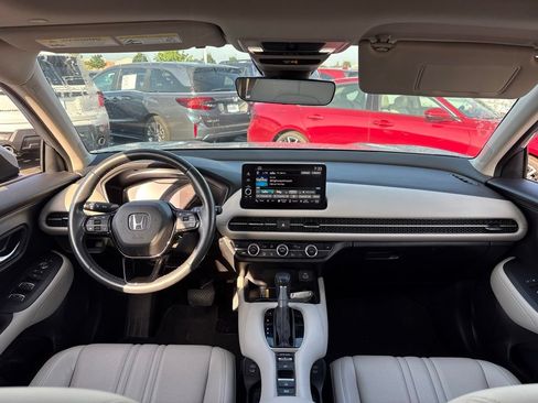 Used 2024 Honda HR-V EX-L image 12