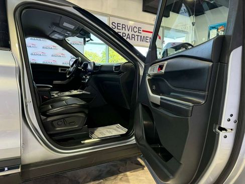 Used 2023 Ford Explorer Limited image 46