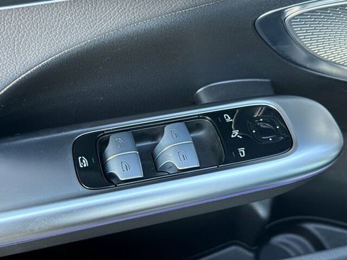 Used 2025 Mercedes-Benz C 300 Sedan image 14