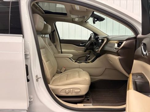 Used 2019 GMC Acadia Denali w/ Technology Package AWD/4WD image 12