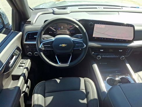 New 2026 Chevrolet Suburban Premier w/ Sun And Tow Package AWD/4WD image 8