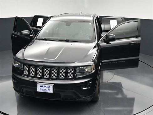 Used 2017 Jeep Grand Cherokee Altitude AWD/4WD image 36