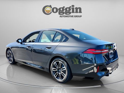 New 2026 BMW 530i w/ M Sport Package RWD image 4