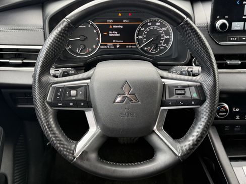 Used 2024 Mitsubishi Outlander SE FWD image 15