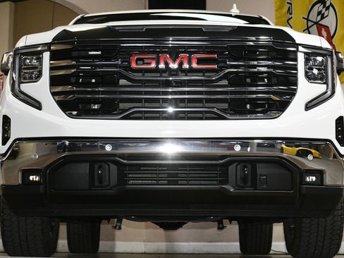 Used 2023 GMC Sierra 1500 SLT w/ SLT Premium Plus Package AWD/4WD image 81