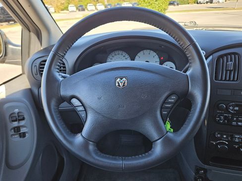 Used 2007 Dodge Grand Caravan SXT image 14