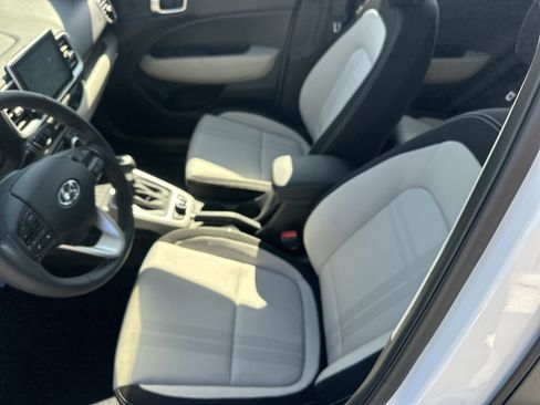 New 2026 Hyundai Venue SEL FWD image 18