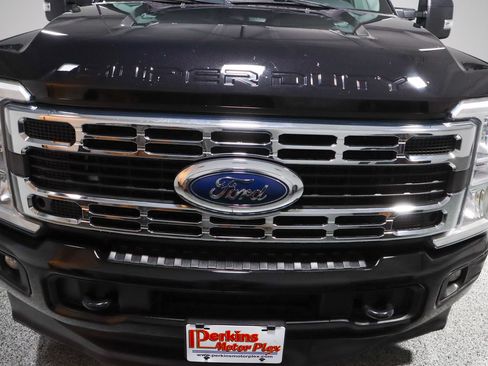 Used 2023 Ford F350 XLT AWD/4WD image 4