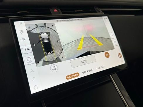 New 2026 Land Rover Range Rover Velar Dynamic SE image 17