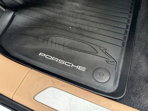 Used 2020 Porsche Cayenne AWD/4WD image 15