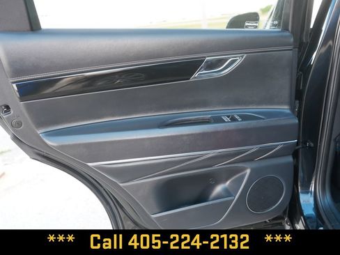 Used 2025 Genesis GV80 2.5T Standard AWD/4WD image 28