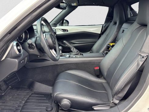 Used 2021 MAZDA MX-5 Miata RF Grand Touring RWD image 10