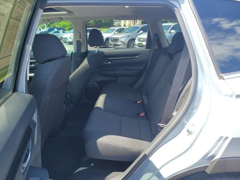 Used 2025 Honda CR-V EX image 11