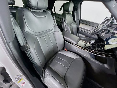 Used 2025 Land Rover Range Rover Sport Dynamic SE image 30