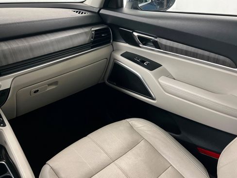 Used 2023 Kia Telluride EX image 11