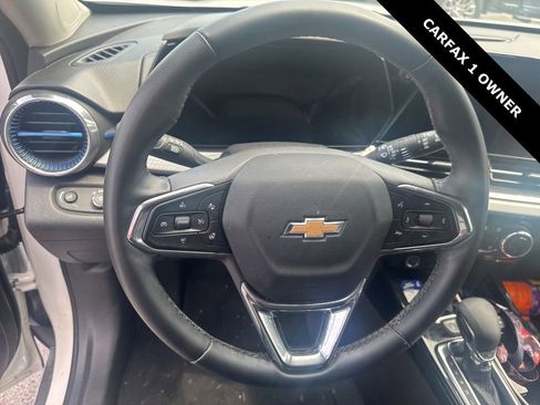 Used 2025 Chevrolet Trax LT w/ Driver Confidence Package FWD image 5