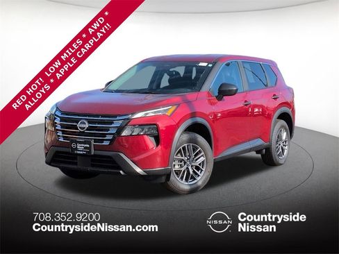 Used 2025 Nissan Rogue S image 1