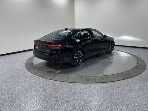 Used 2023 Honda Accord Touring image 6