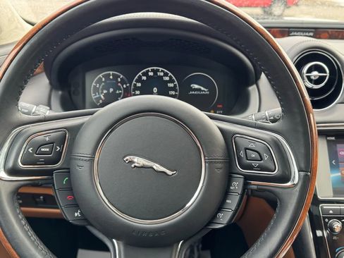 Used 2017 Jaguar XJ L Portfolio image 28