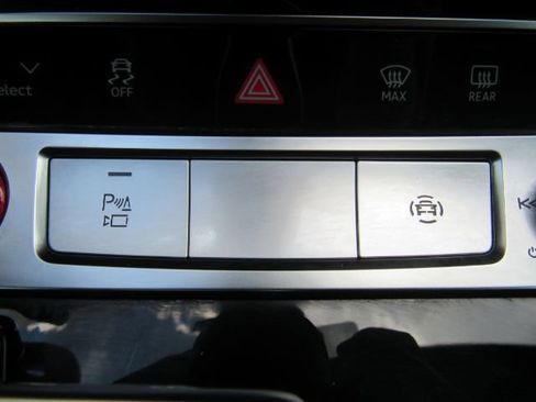 Used 2022 Audi e-tron S Prestige w/ Prestige Package image 51