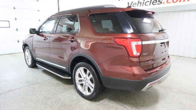 Used 2016 Ford Explorer XLT w/ Equipment Group 202A AWD/4WD image 3