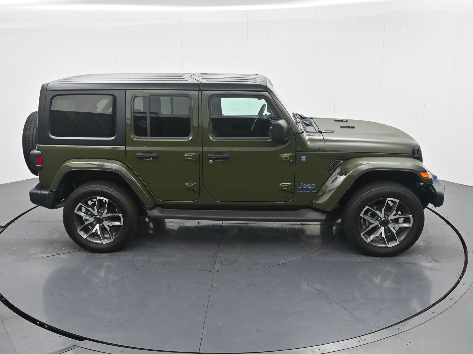 Used 2024 Jeep Wrangler Unlimited w/ Convenience Group AWD/4WD image 20
