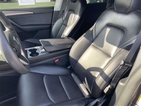 Used 2024 Tesla Model Y Performance image 18