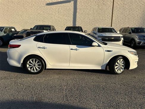 Used 2016 Kia Optima EX image 3
